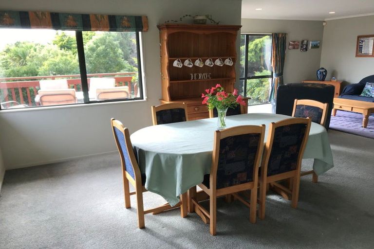 Photo of property in 19 Greenwood Place, Fitzherbert, Palmerston North, 4410