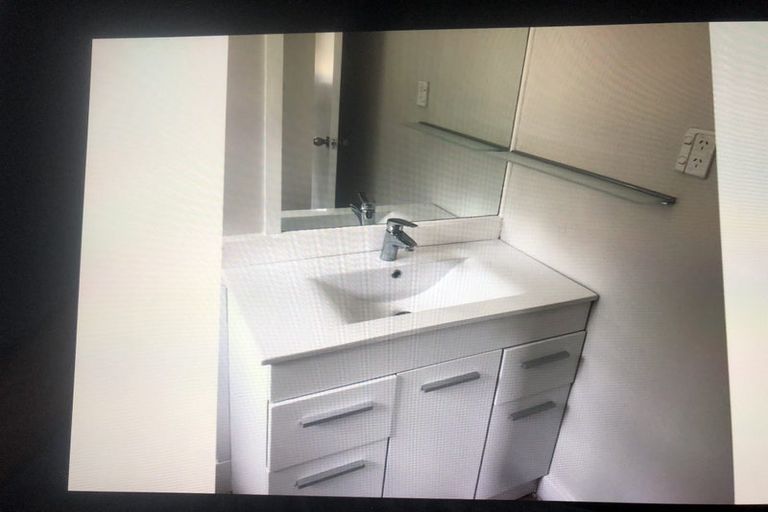 Photo of property in 15 Waitakere Road, Waitakere, Auckland, 0816