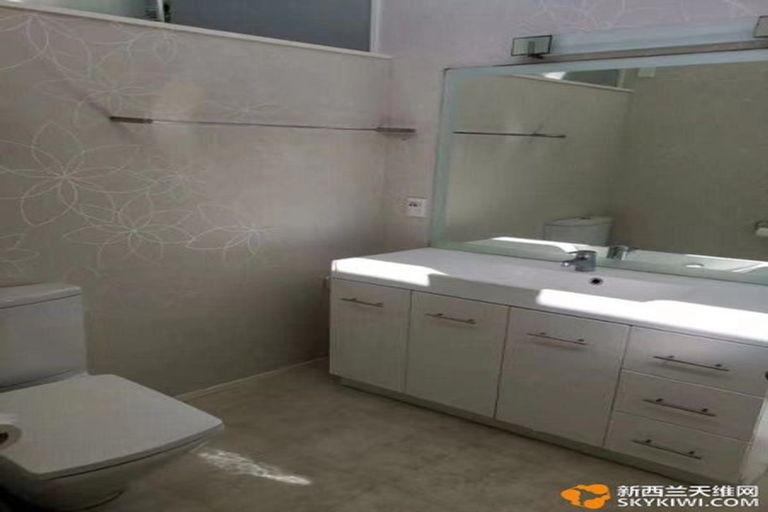 Photo of property in 6 The Anchorage, Sunnyhills, Auckland, 2010