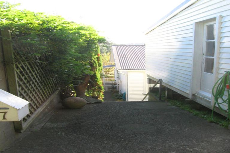 Photo of property in 27 Nevay Road, Miramar, Wellington, 6022