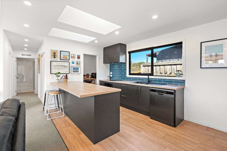 Photo of property in 5 Beach Crescent, Waikuku Beach, 7473