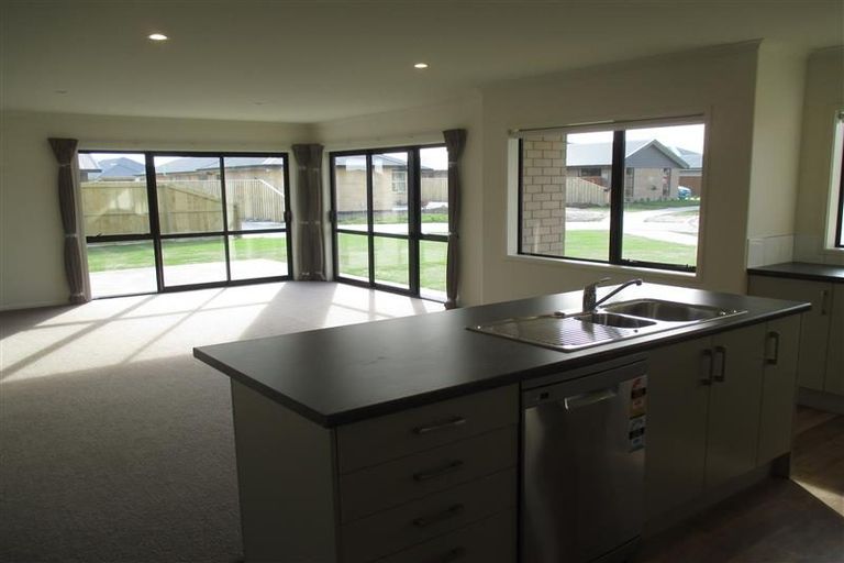 Photo of property in 50 Lewis Crescent, Rolleston, 7614