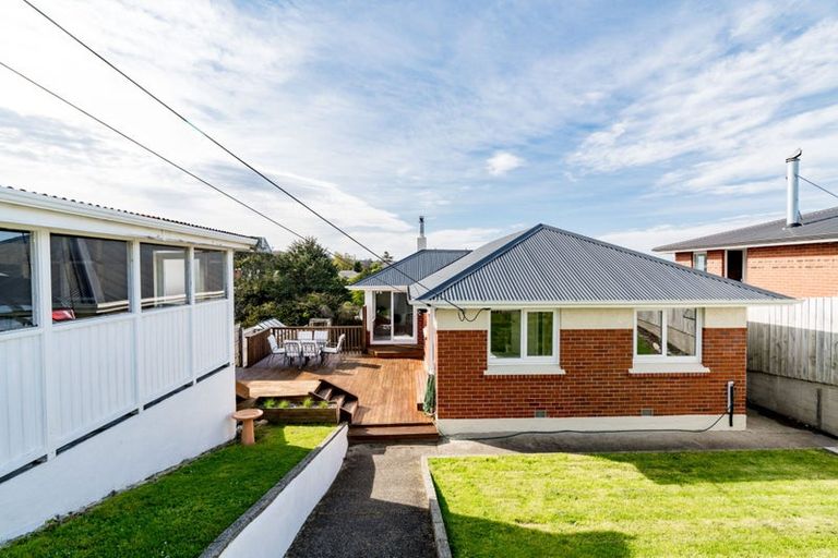 Photo of property in 7 Glendevon Place, Vauxhall, Dunedin, 9013