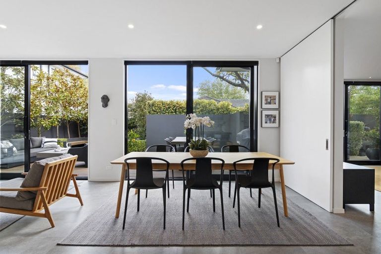 Photo of property in 2/28 Jeffreys Road, Fendalton, Christchurch, 8052