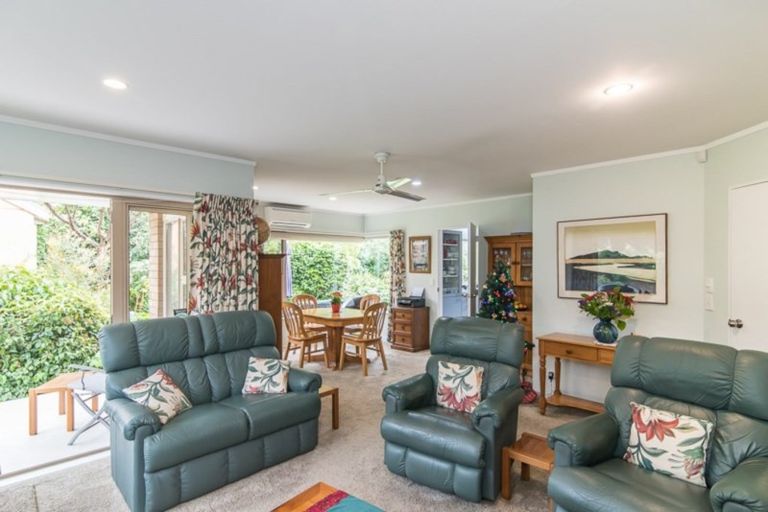 Photo of property in 4 Kaikomako Road, Waikanae, 5036