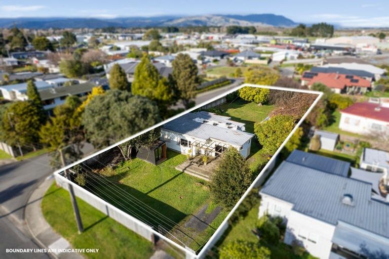 Photo of property in 25 Kirk Street, Otaki, 5512
