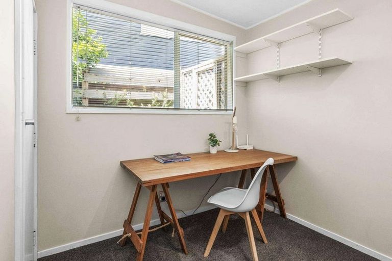 Photo of property in 31 Tauroa Road, Havelock North, 4130