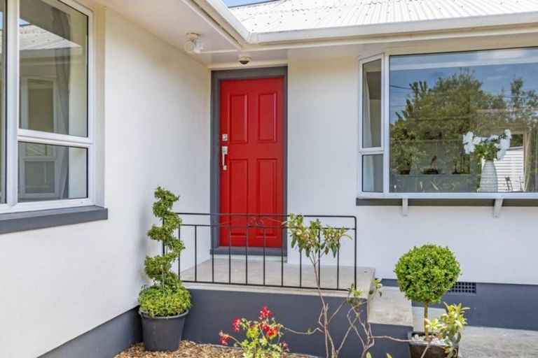 Photo of property in 7 Pinehurst Crescent, Russley, Christchurch, 8042