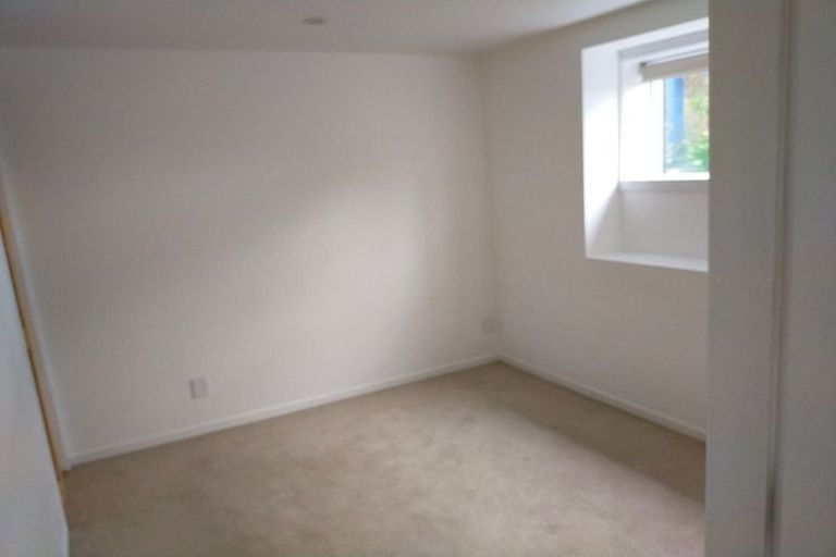 Photo of property in 29 Kingston Heights Road, Kingston, Wellington, 6021