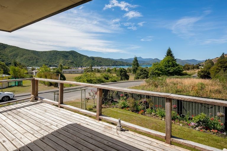 Photo of property in 108 Moana View Road, Waikawa, Picton, 7220