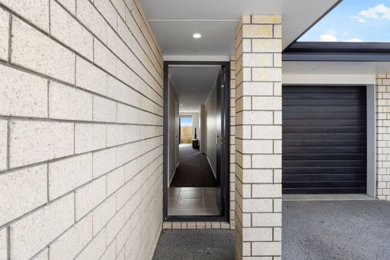 Photo of property in 41 Waruhia Crescent, Rototuna North, 3281