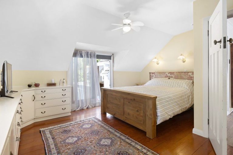 Photo of property in 18 Mahoe Street, Eastbourne, Lower Hutt, 5013