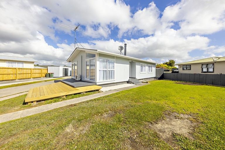 Photo of property in 24 President Avenue, Papakura, 2110