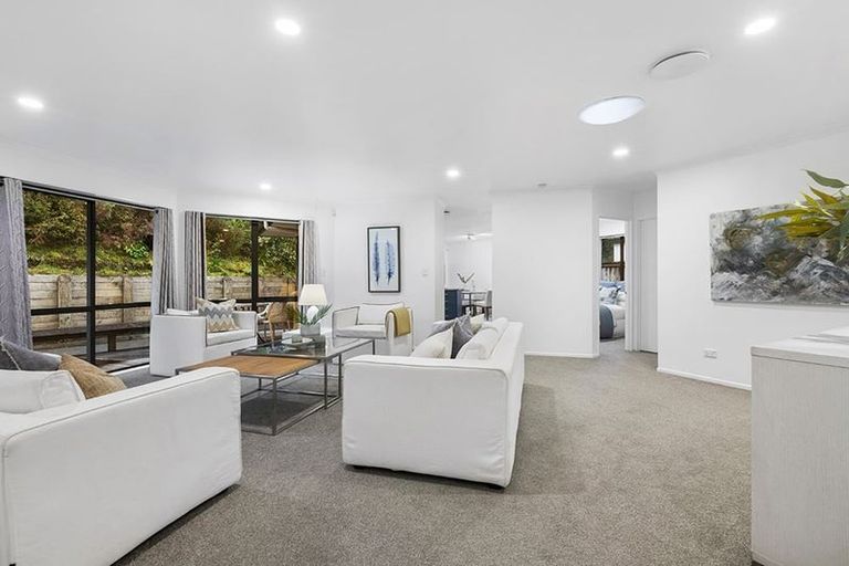 Photo of property in 33 Kate Sheppard Avenue, Torbay, Auckland, 0630