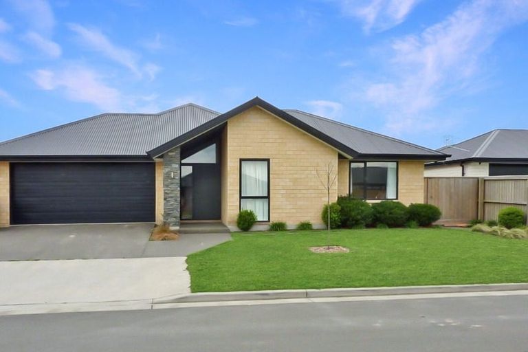 Photo of property in 57 Watkins Drive, Rangiora, 7400