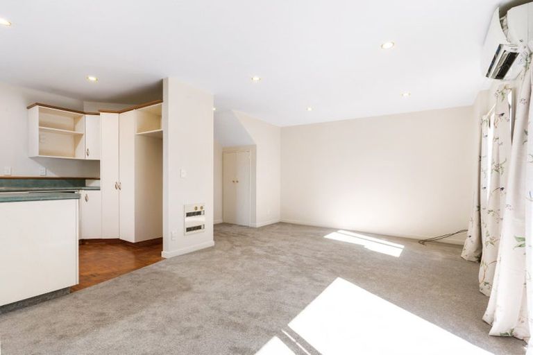 Photo of property in 533a Barbadoes Street, Edgeware, Christchurch, 8013