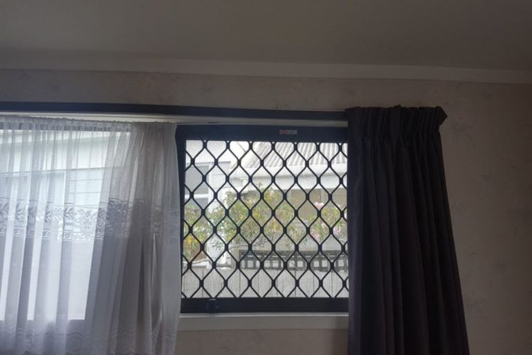 Photo of property in 2/40 Hillcrest Avenue, Hillcrest, Auckland, 0627