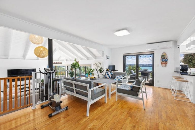 Photo of property in 1126 Whangaparaoa Road, Tindalls Beach, Whangaparaoa, 0930