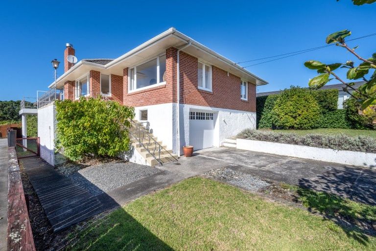 Photo of property in 1/53 Uxbridge Road, Mellons Bay, Auckland, 2014