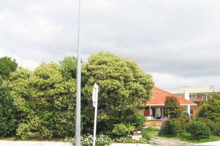 Photo of property in 90 Oceanview Road, Mount Maunganui, 3116