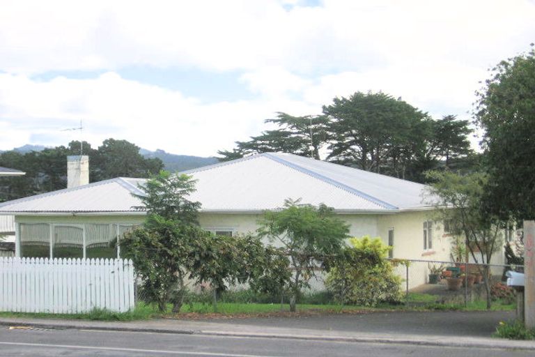 Photo of property in 233 Forest Hill Road, Waiatarua, Auckland, 0612