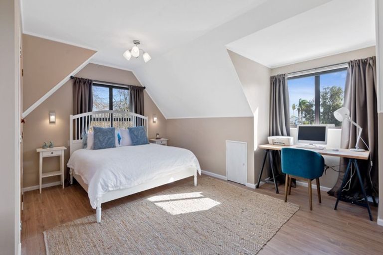 Photo of property in 16 Taihiki Road, Clarks Beach, 2122