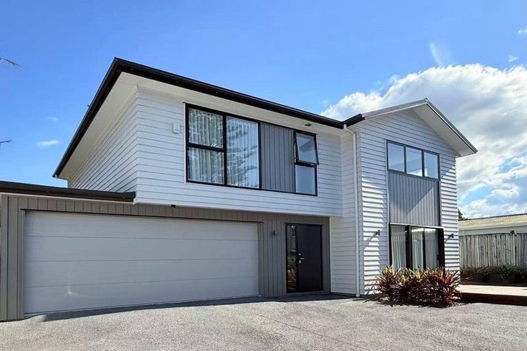 Photo of property in 26c Amberley Avenue, Te Atatu South, Auckland, 0610