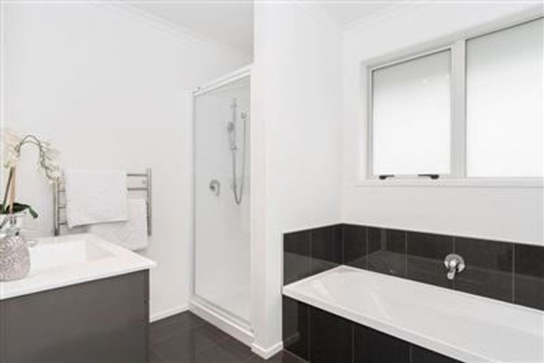 Photo of property in 30 Livingstone Drive, Papamoa Beach, Papamoa, 3118