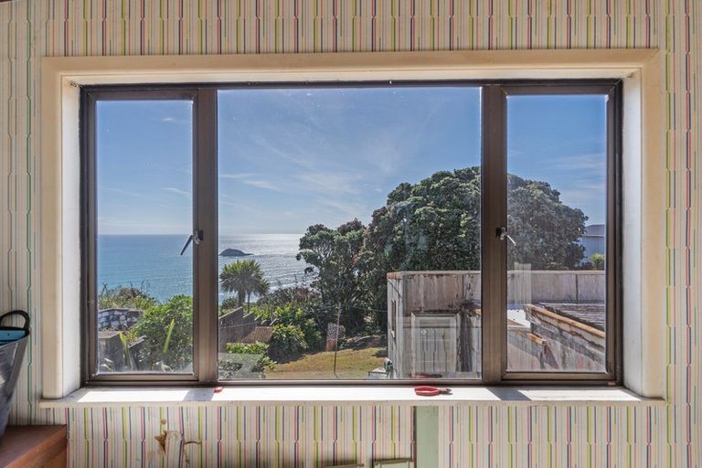 Photo of property in 7 Ngatira Road, Muriwai, Waimauku, 0881