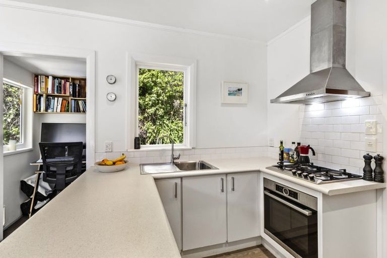 Photo of property in 21 Beach Street, Island Bay, Wellington, 6023