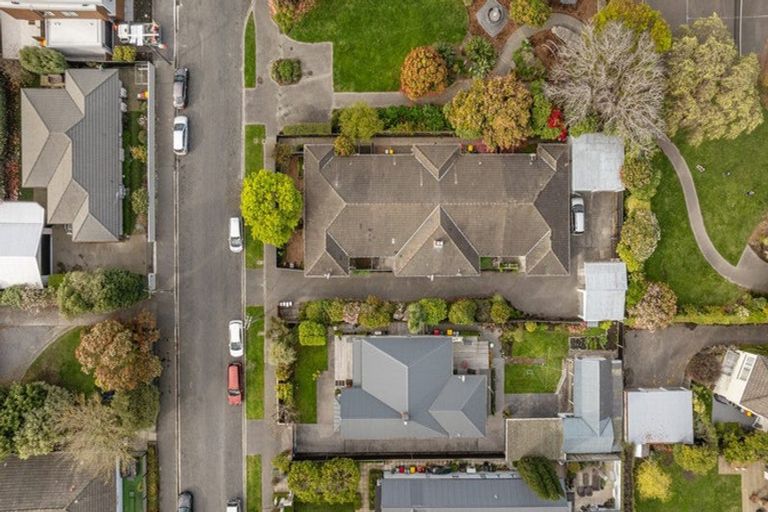 Photo of property in 2/36 Office Road, Merivale, Christchurch, 8014