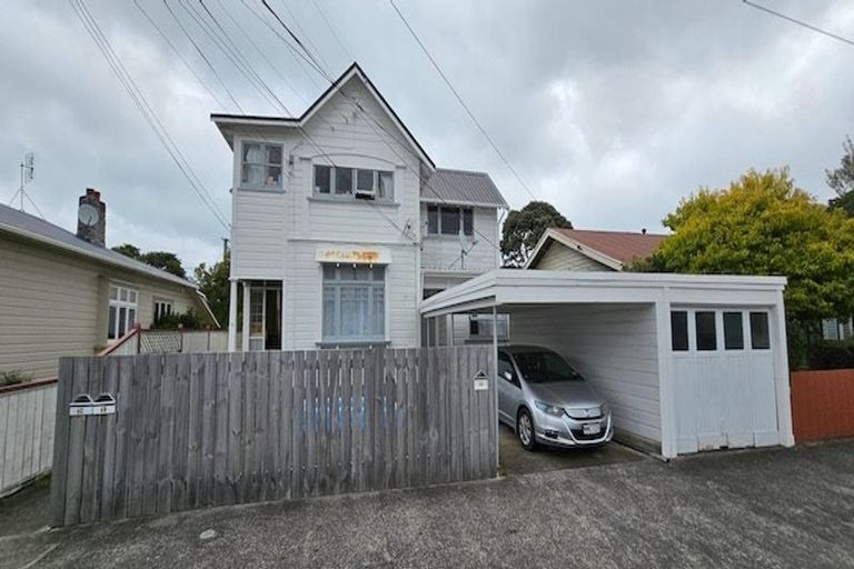 Photo of property in 6 Roxburgh Grove, Petone, Lower Hutt, 5012