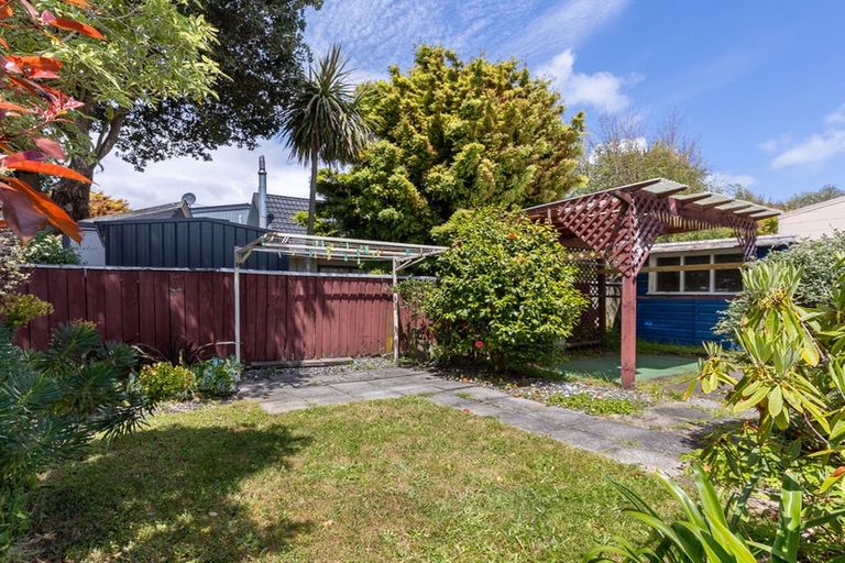 Photo of property in 6 Bermuda Grove, Paraparaumu Beach, Paraparaumu, 5032