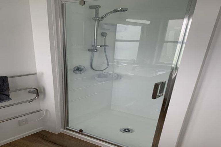 Photo of property in 308 Wairau Road, Glenfield, Auckland, 0629