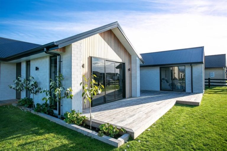 Photo of property in 79 Watkins Road, Cambridge, 3434