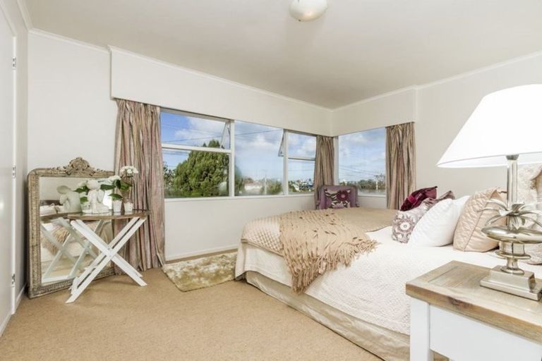 Photo of property in 1/22 Alamein Avenue, Belmont, Auckland, 0622