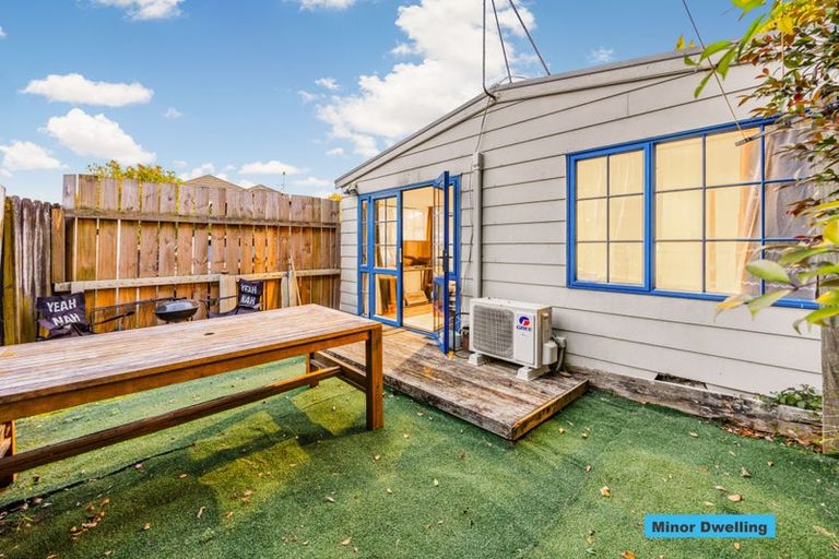 Photo of property in 1/5 Akehurst Avenue, New Lynn, Auckland, 0600