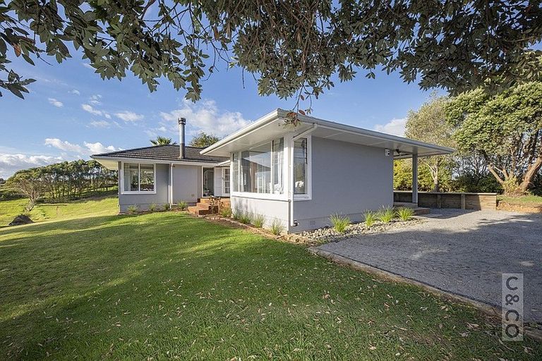 Photo of property in 511 Kiwitahi Road, Helensville, 0875