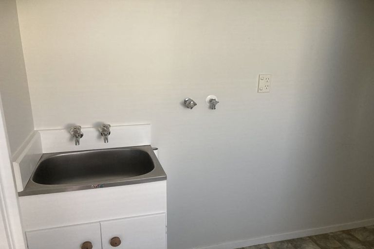 Photo of property in 115 Vipond Road, Stanmore Bay, Whangaparaoa, 0932