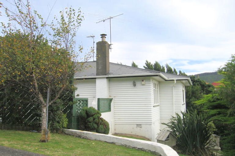 Photo of property in 3 Cecil Road, Tawa, Wellington, 5028