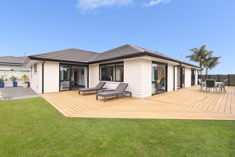 Photo of property in 20 Montia Close, Papamoa Beach, Papamoa, 3118