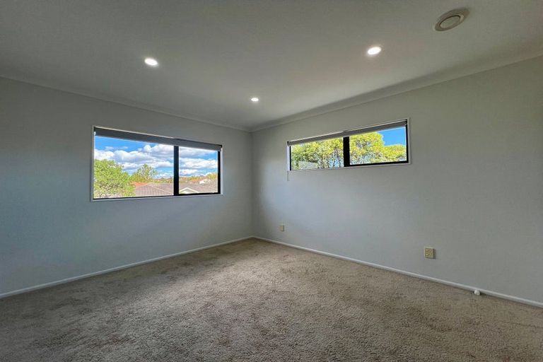 Photo of property in 8 Shankill Place, East Tamaki, Auckland, 2013