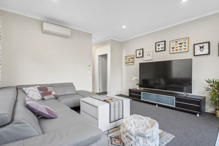 Photo of property in 35 Kanuka Road, Hobsonville, Auckland, 0616