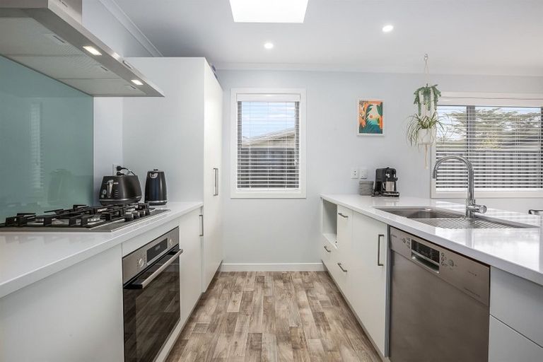 Photo of property in 18 Taiko Place, Kenepuru, Porirua, 5022