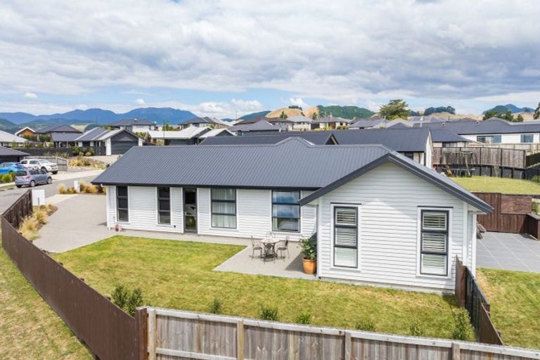 Photo of property in 67 Katania Heights, Brightwater, 7022