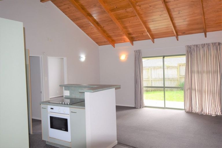 Photo of property in 106a Royal Road, Massey, Auckland, 0614