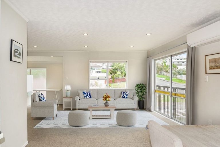 Photo of property in 48 Zita Maria Drive, Massey, Auckland, 0614