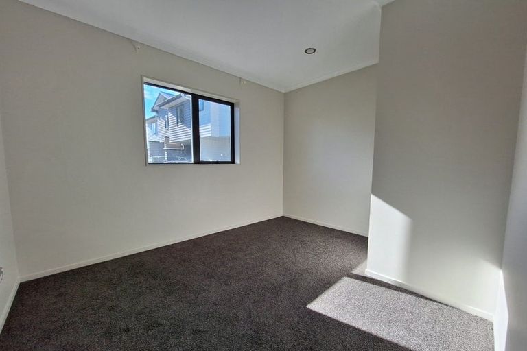 Photo of property in 28a Wallson Crescent, Wiri, Auckland, 2104