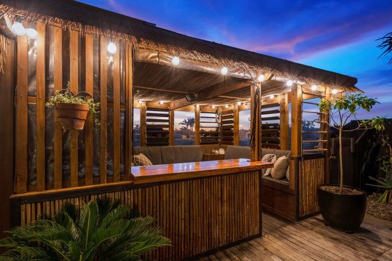 Photo of property in 5 Madeira Close, Papamoa Beach, Papamoa, 3118