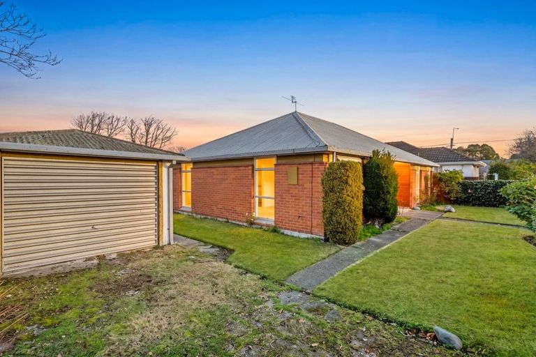 Photo of property in 2 Joyce Crescent, Ilam, Christchurch, 8041